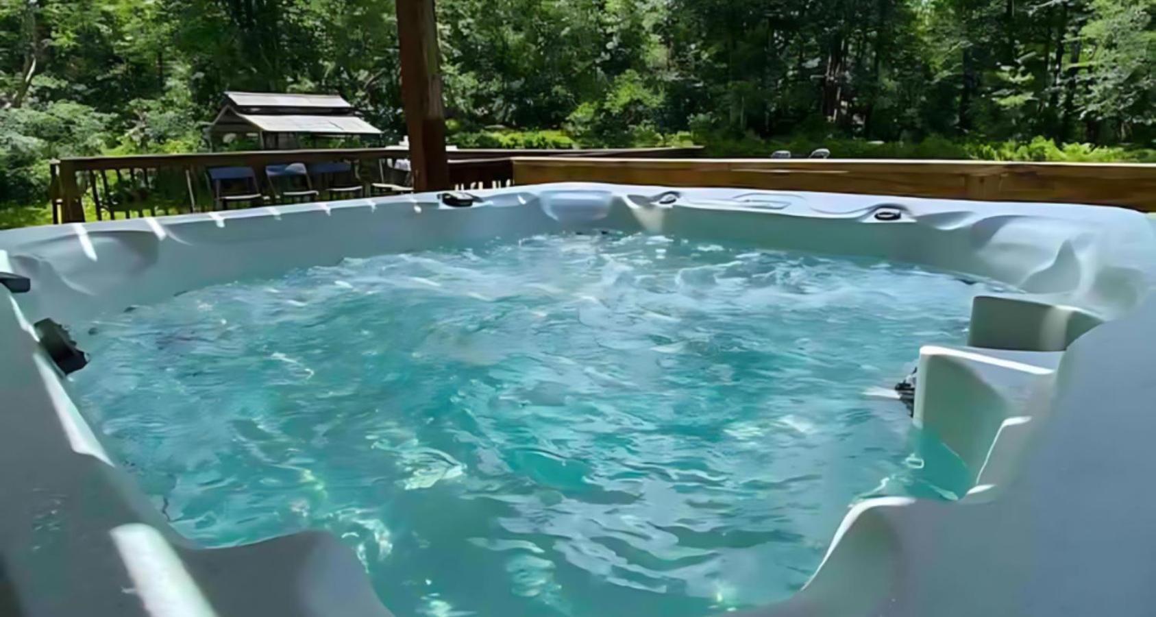 Peaceful Pocono Home With Hot Tub, Gym, & Office Long Pond Exterior foto